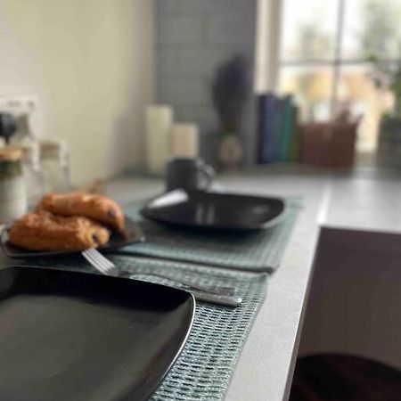 One Bedroom Putney Village Flat Londen Buitenkant foto